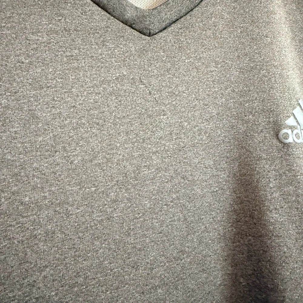 Adidas Climalite Gray V-Neck Performance T-Shirt Men's Large Athletic Tee